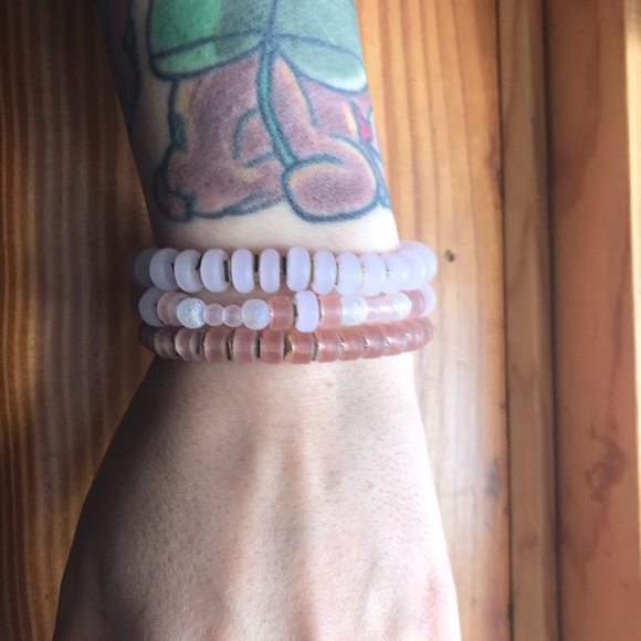 Light pink rose and gold colored bracelet bundle - Picture 2 of 5